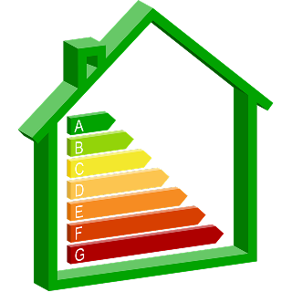 Échelle DPE A à G dans une maison verte, diagnostic de performance énergétique